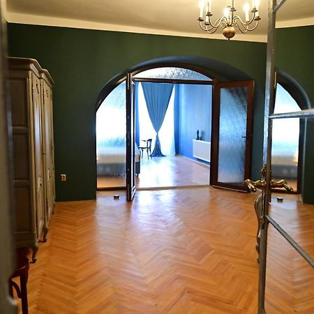 Lovely 2 Bedroom Apartment In Historic City Center Sybin Zewnętrze zdjęcie