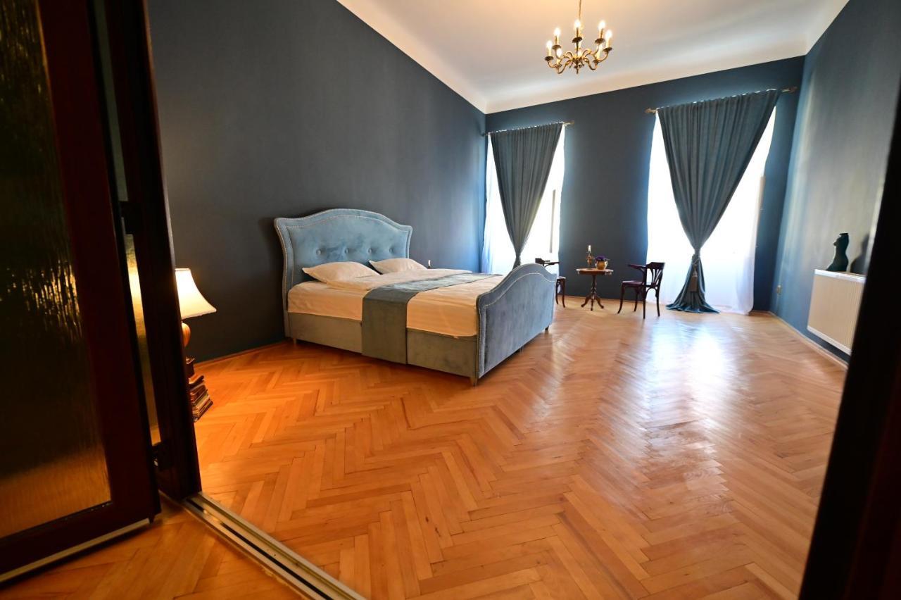 Lovely 2 Bedroom Apartment In Historic City Center Sybin Zewnętrze zdjęcie