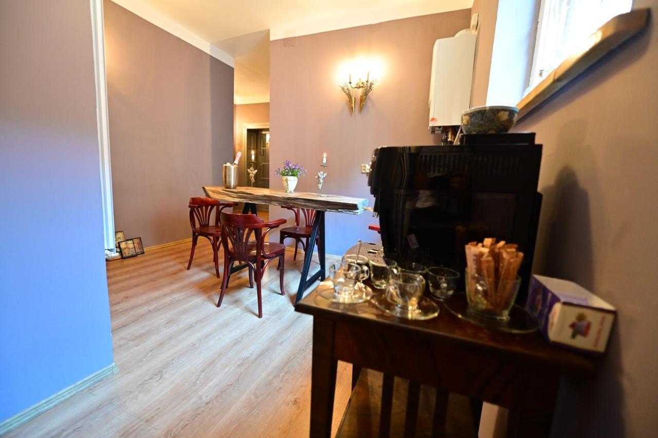 Lovely 2 Bedroom Apartment In Historic City Center Sybin Zewnętrze zdjęcie